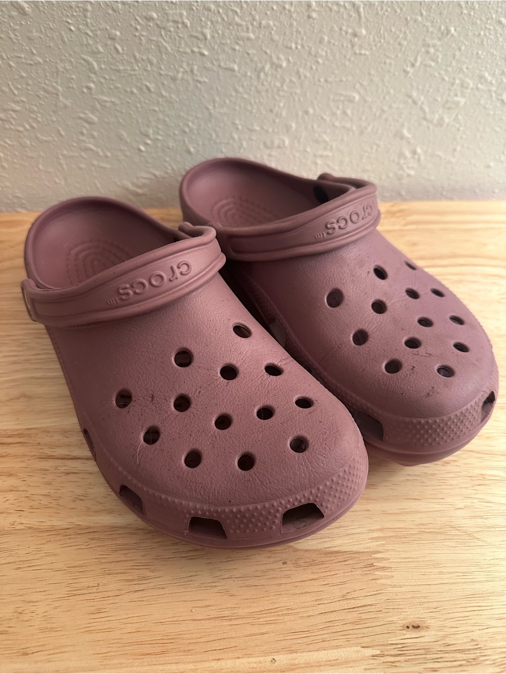 Purple Crocs Women’s 8 Men’s 10